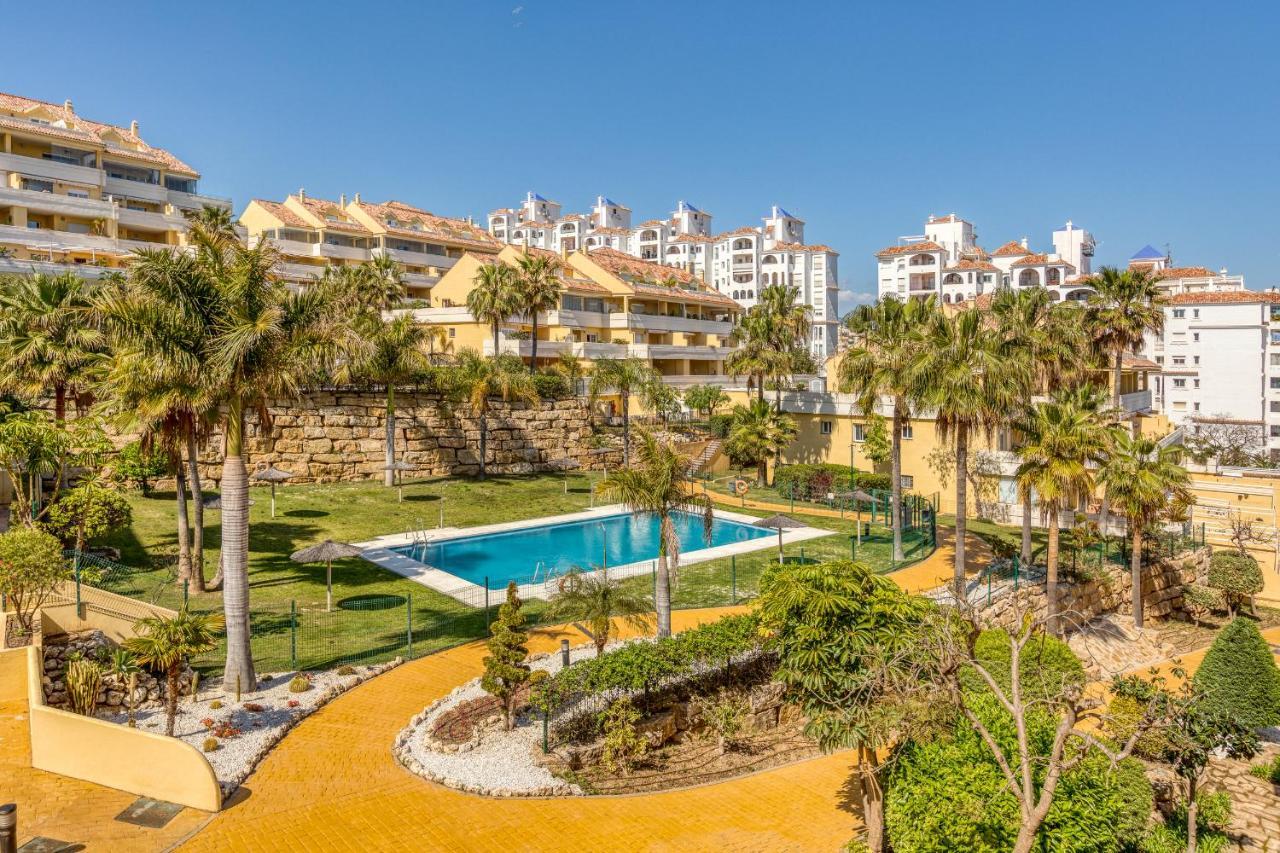 Hanami Puerto Alto Pa 1-1 Estepona Bagian luar foto