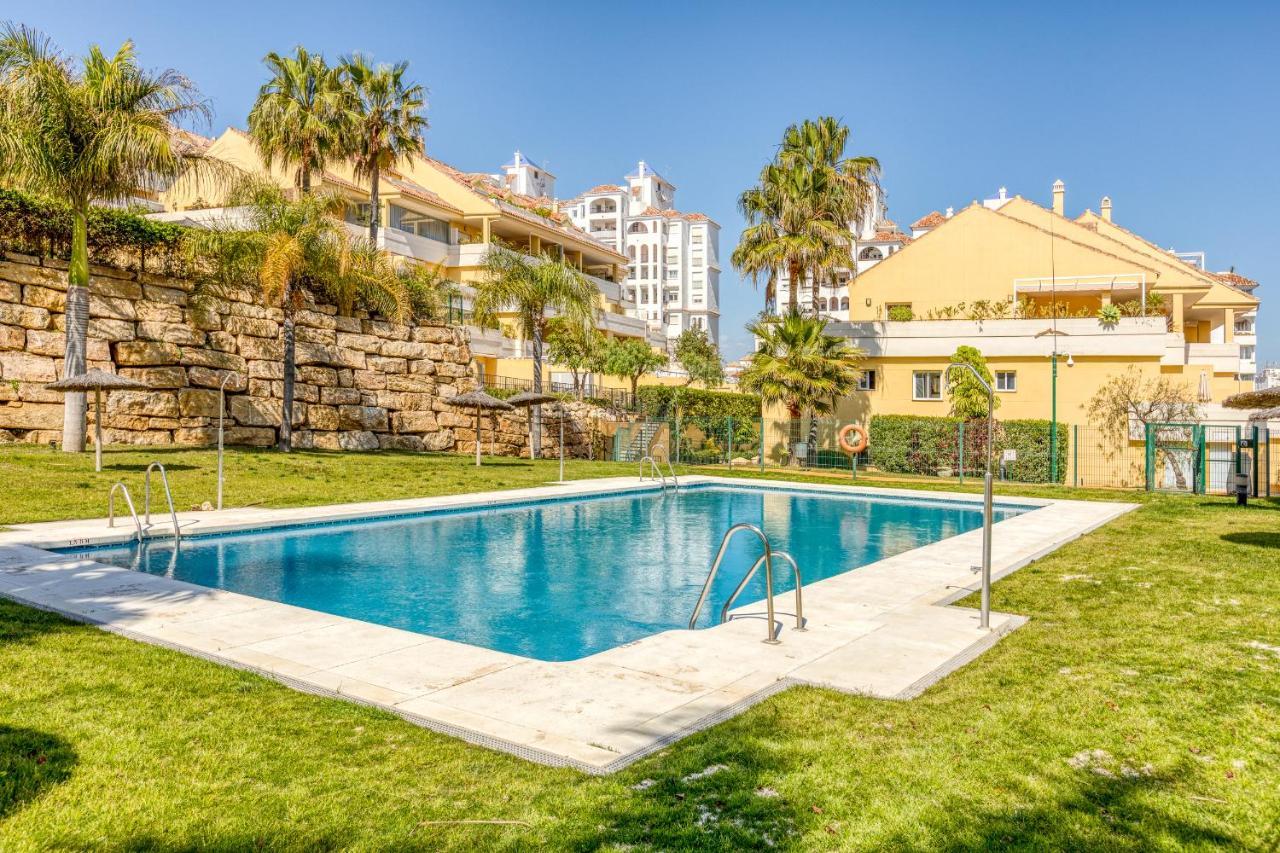Hanami Puerto Alto Pa 1-1 Estepona Bagian luar foto
